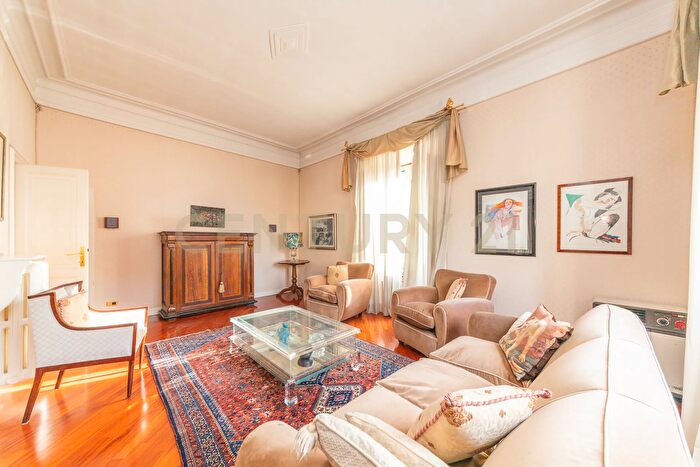 Appartamento con 6 locali in affitto in Via Tronto, Roma