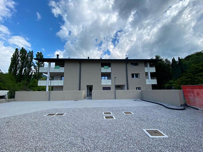 Appartamento con 5 locali in vendita in Via Martiri della Libertà, Tarcento