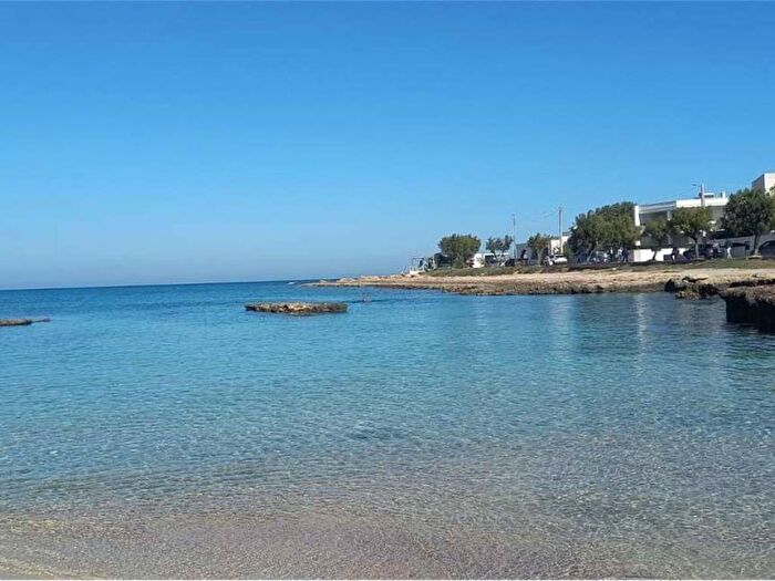 Appartamento trilocale in affitto in Via Cesare Battisti, Centro, Carovigno