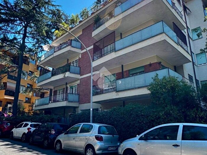 Appartamento con 5 locali in affitto in Via lorenzoni, Cecchignola Giuliano Dalmata, Roma