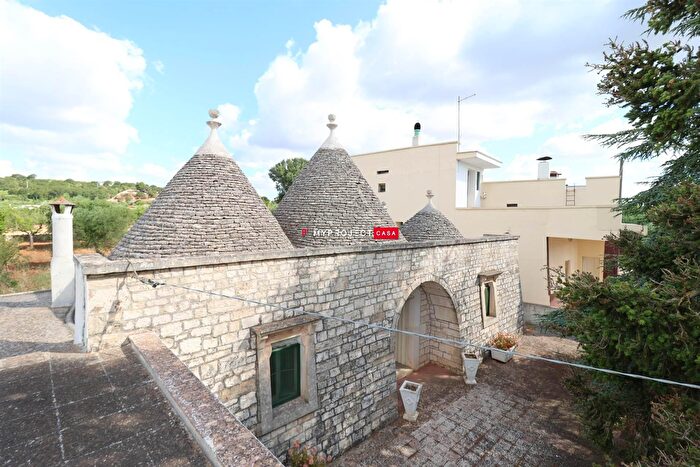 Casa con 14 locali in vendita in Contrada Bellezza, Martina Franca