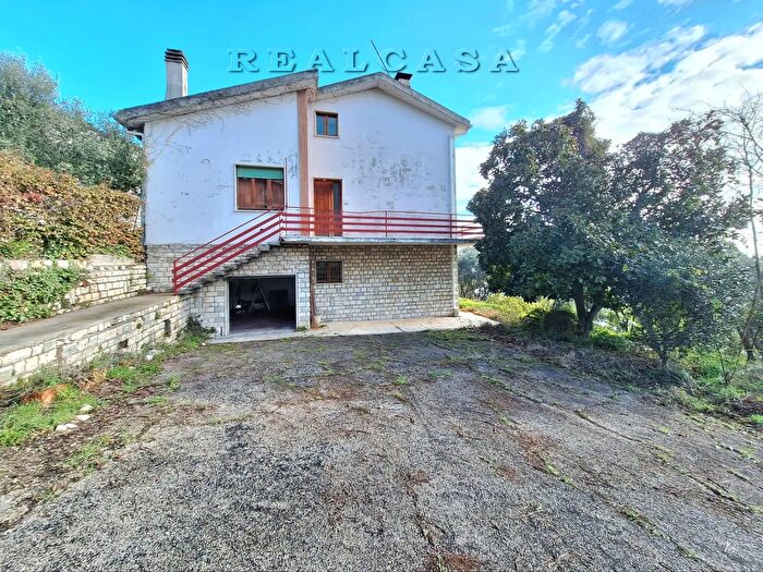 Casa con 13 locali in vendita in Via Marco Polo, Osimo