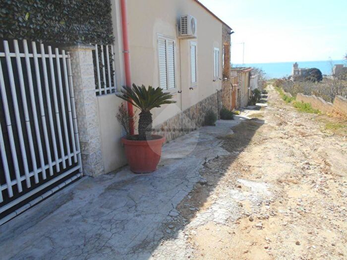 Appartamento con 5 locali in affitto in Via, Triscina, Castelvetrano