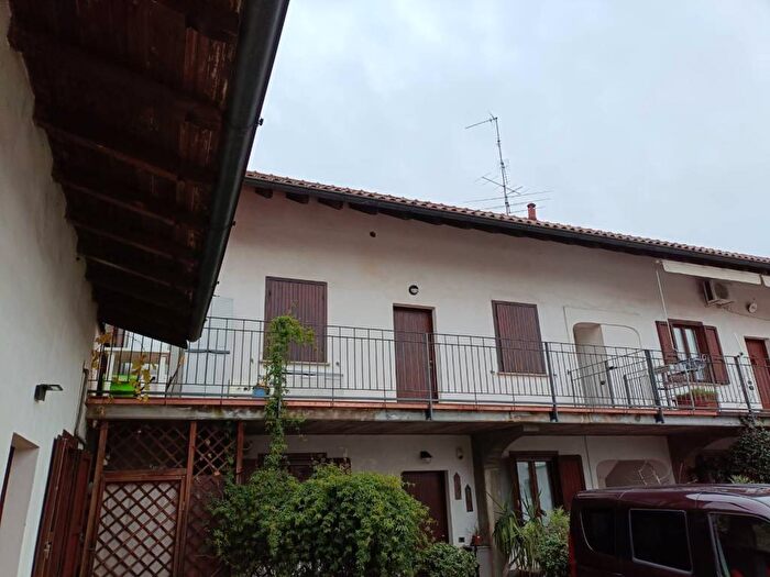 Appartamento trilocale in affitto in Via Carlo Cattaneo, Sciarè, Gallarate