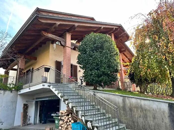 Casa con 6 locali in vendita in Via Visella, Quarona