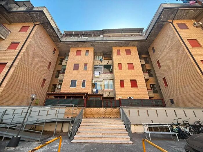 Appartamento trilocale in vendita in Via S Lauro, Scalea