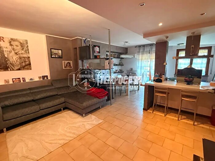 Appartamento trilocale in vendita in Via Papa Giovanni XXIII, Gossolengo