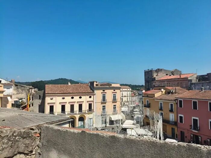 Appartamento con 10 locali in vendita in Corso Vittorio Emanuele, Teano