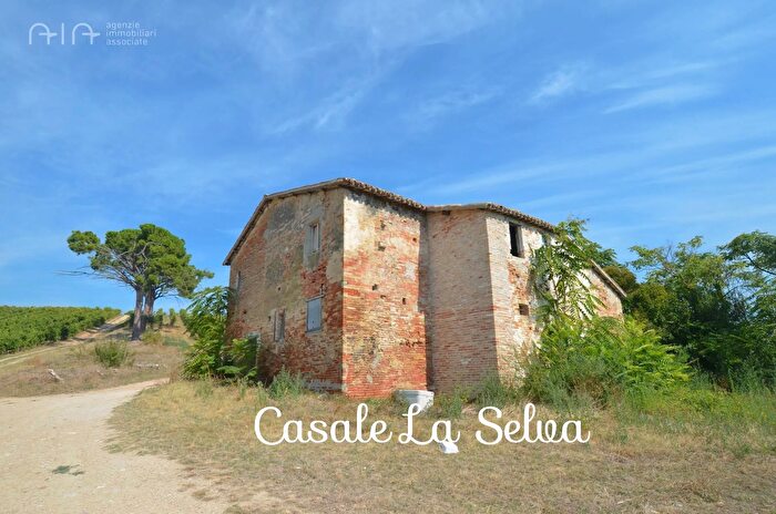 Casa con 20 locali in vendita in Contrada Palazzi Snc, Spinetoli