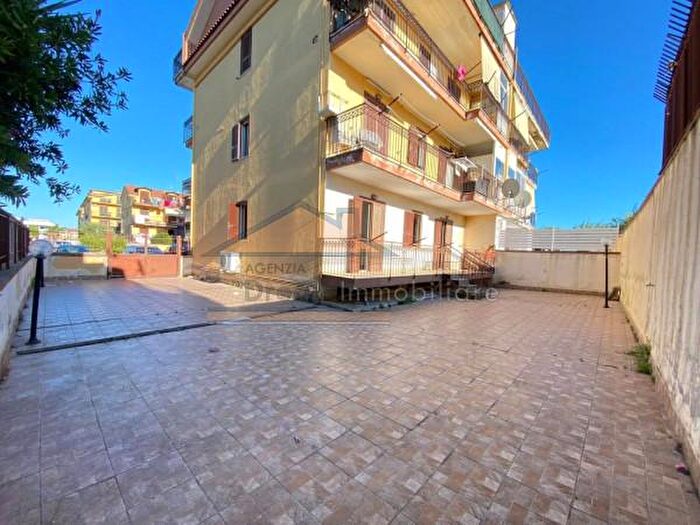 Appartamento trilocale in vendita in Via Consolare Campana, Villaricca
