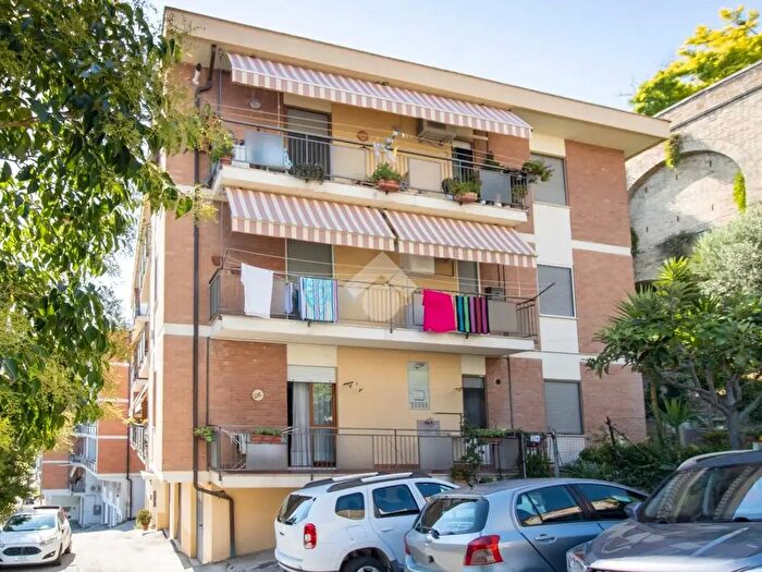 Appartamento trilocale in vendita in Via delle Palme, Fermo