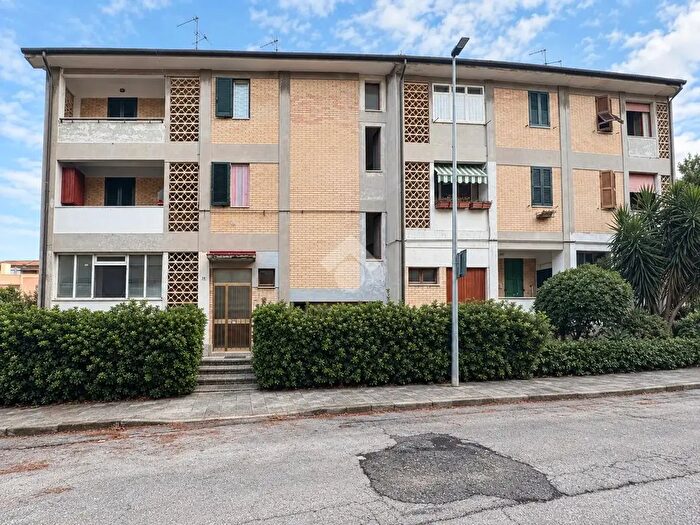 Appartamento trilocale in vendita in Via a Tamburini, Ancona