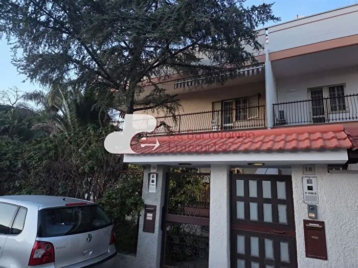 Casa con 13 locali in vendita in Bari