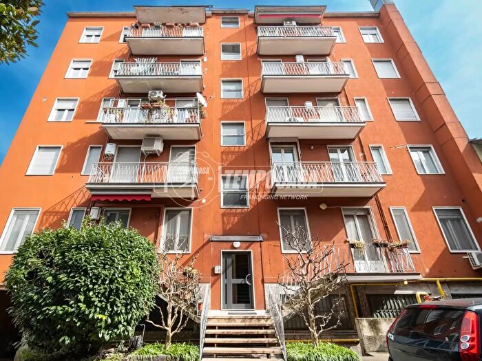 Appartamento bilocale in vendita in Via Ponte Nuovo, Milano