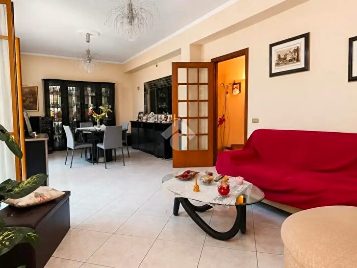 Appartamento trilocale in vendita in Via Seminara, Gravina Di Catania