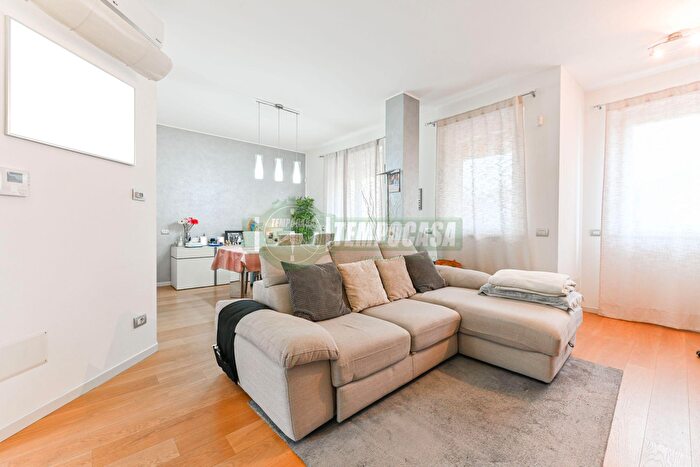 Casa trilocale in vendita in Via Aldo Motta, Vimercate