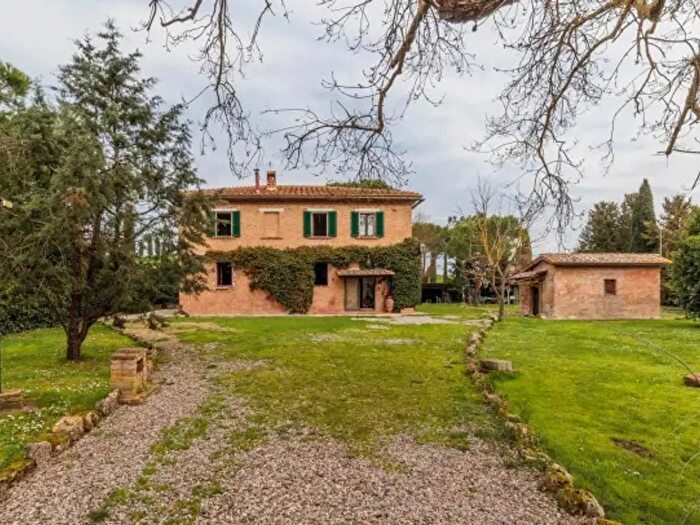 Casa con 6 locali in vendita in Strada Provinciale Lauretana, Asciano