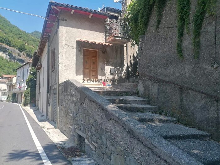 Casa con 6 locali in vendita in Via Salaria, Ascoli Piceno