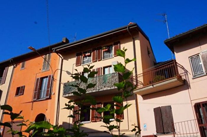 Appartamento trilocale in vendita in Via Monsignor a Cattaneo, Carvico