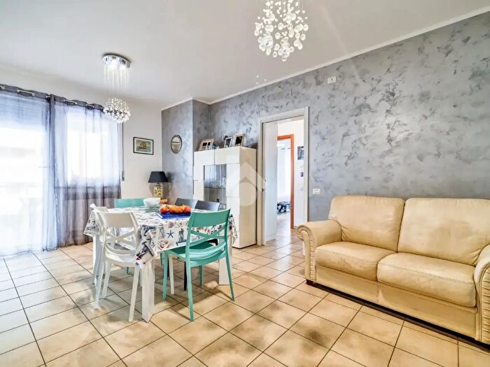 Appartamento trilocale in vendita in Via Gian Battista Falda, Civitavecchia