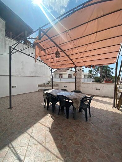 Appartamento trilocale in affitto in Via Paisiello, Lizzanello