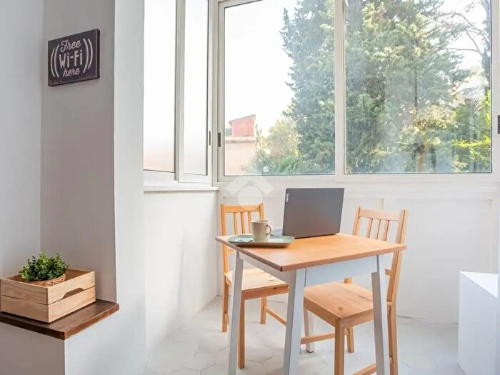 Appartamento trilocale in vendita in Via Francesco Duodo, Roma