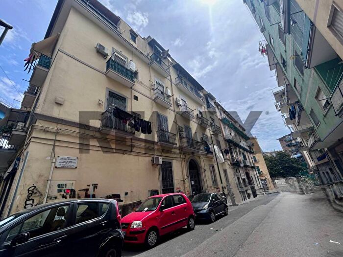 Appartamento trilocale in affitto in San Carlo All'Arena, Napoli