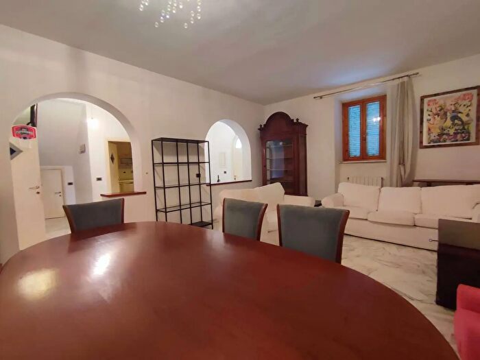 Appartamento con 5 locali in affitto in Via Roma, Livorno