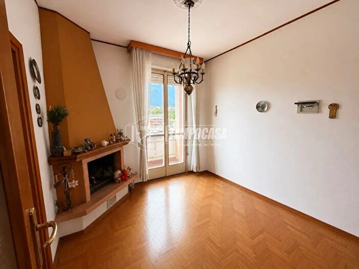 Appartamento con 6 locali in vendita in Via Antonio Lazzarini, Belluno