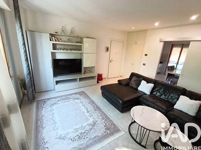 Appartamento con 7 locali in vendita in Via Manfredi di Svevia, Siena