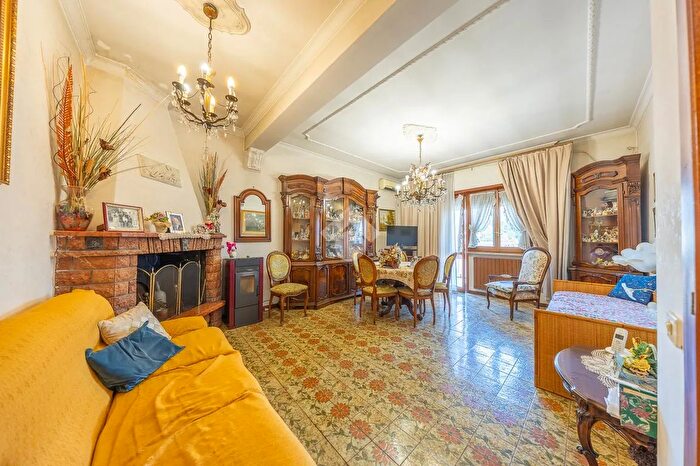 Appartamento trilocale in vendita in Via Giosue Carducci, Zagarolo