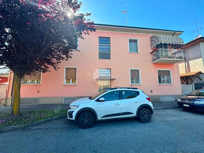 Appartamento trilocale in vendita in Via Pasteur, Settimo Torinese