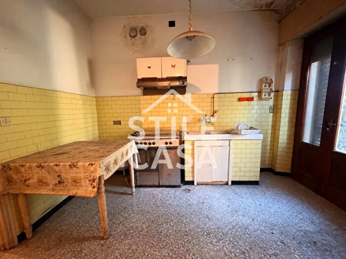 Casa con 8 locali in vendita in Pozzeveri, Altopascio