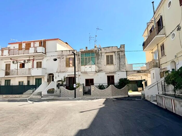 Appartamento con 5 locali in vendita in Via Venezia, Vieste