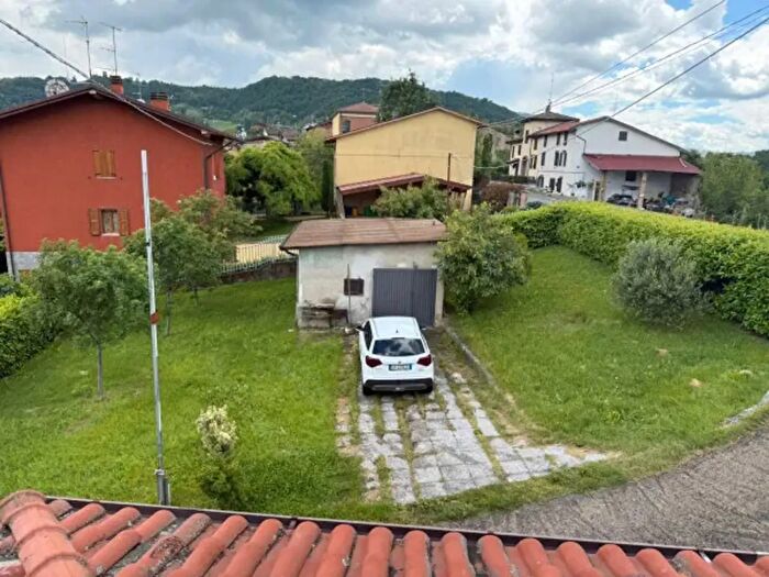 Appartamento trilocale in vendita in Via Giardini Nord, Serramazzoni