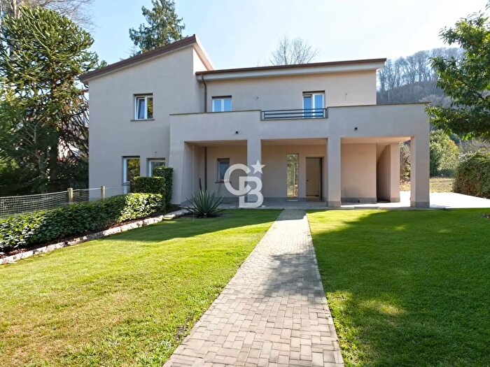 Casa con 5 locali in vendita in Punta del Lago, Ronciglione