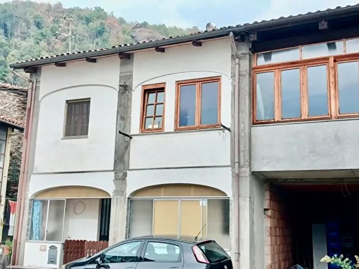 Casa in vendita in Via Torrazza, Borgofranco D'Ivrea
