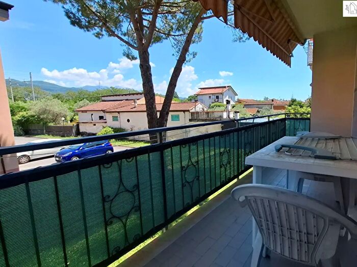 Appartamento quadrilocale in vendita in Via Fontananera, Sarzana