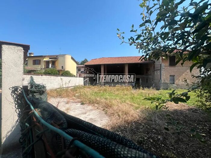 Casa con 7 locali in vendita in Torbole Casaglia