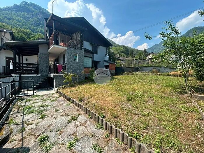 Casa quadrilocale in vendita in Via Fontana, Sparone