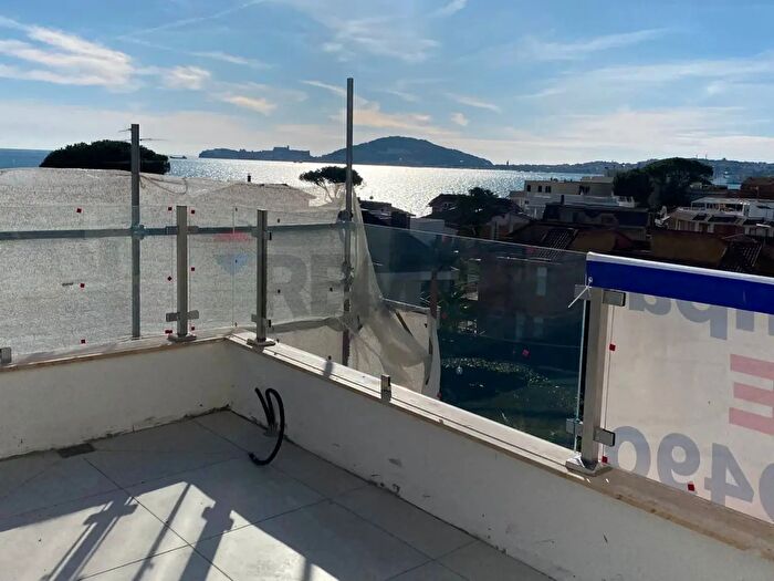 Appartamento trilocale in vendita in Formia