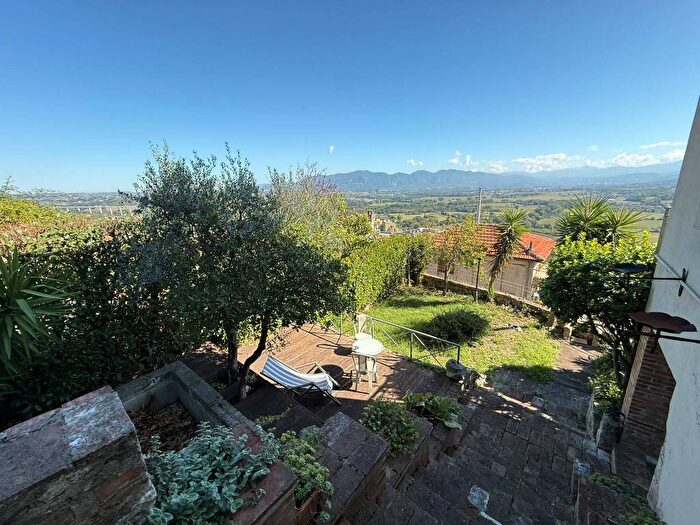 Appartamento quadrilocale in vendita in Via della Mora, Centro, Narni
