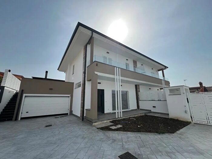 Casa quadrilocale in vendita in Via Tivoli, Guidonia Montecelio