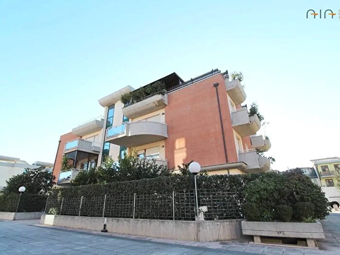 Appartamento con 6 locali in vendita in Via Largo Danubio, San Benedetto Del Tronto