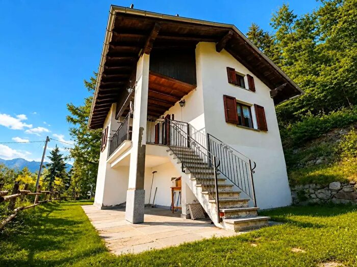Casa quadrilocale in vendita in Charvensod