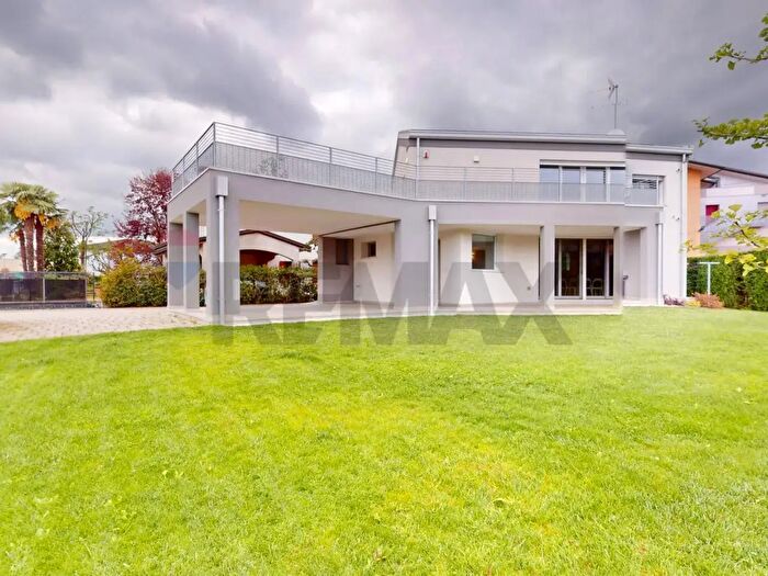 Casa con 5 locali in vendita in Campolongo Maggiore