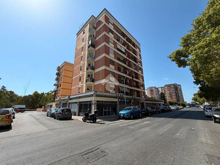 Appartamento con 5 locali in vendita in Via Don Luigi Sturzo, Piccarello, Latina
