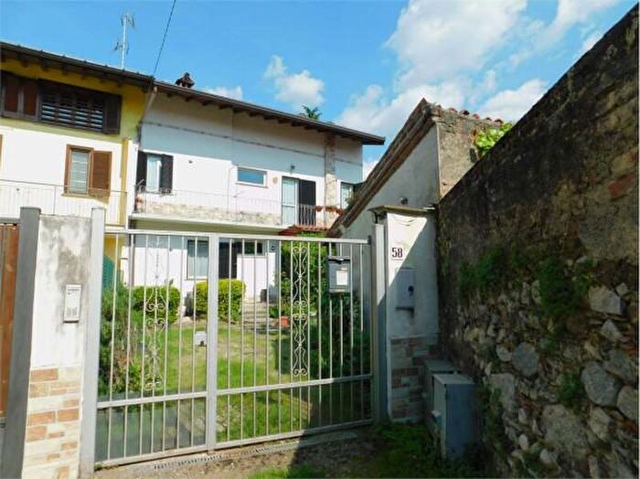 Casa quadrilocale in vendita in Via Mameli, Somma Lombardo