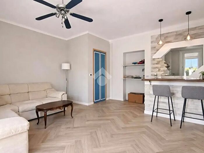 Appartamento trilocale in vendita in Via Carlo Alberto, Alessandria