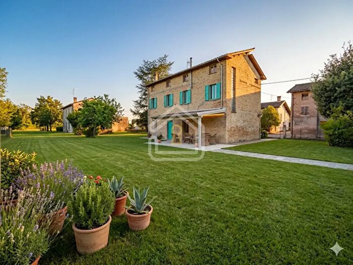 Casa con 8 locali in vendita in Via Torsa, Rivignano Teor